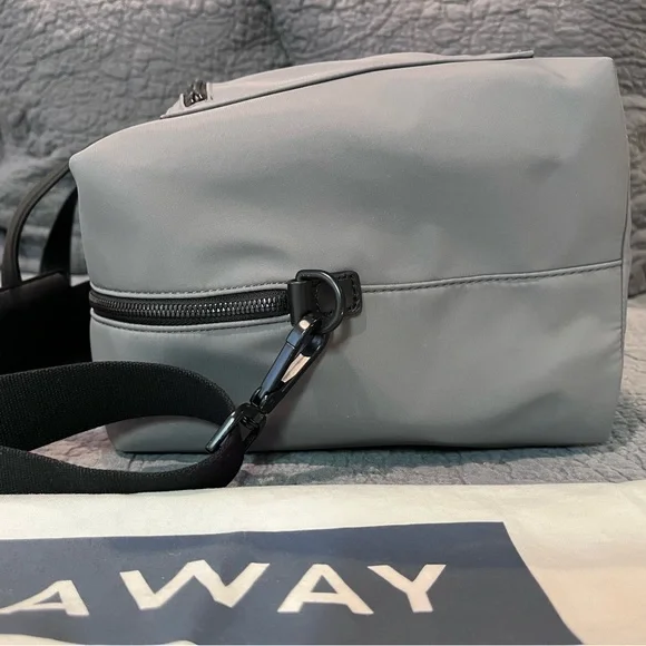 Away The Everywhere Bag with dust bag - Picture 4 of 11